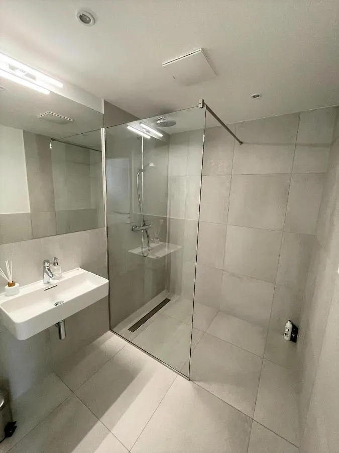 וינה Whats-App Self-Check-In - Penthouse Apartment